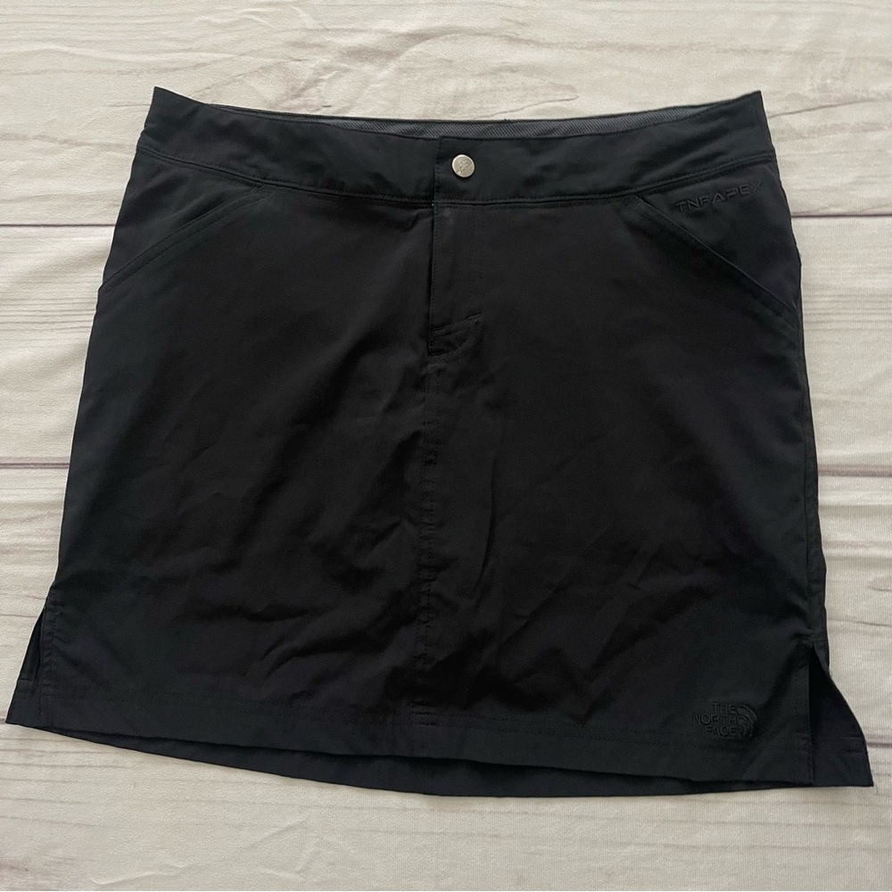The North Face Women's Black Skort